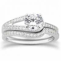 1 1/2 Carat Love's Embrace Diamond Bridal Ring Set