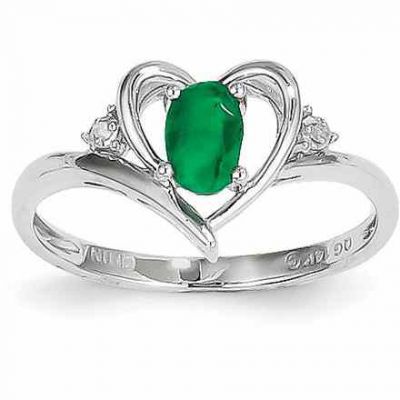 Emerald and Diamond Heart Ring in 14 Karat White Gold -  - QGRG-XBS448