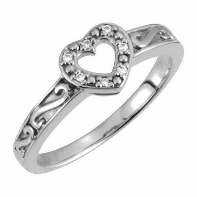 Paisley 7-Diamond Heart Ring in White Gold -  - STLRG-121053W