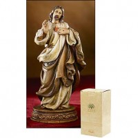 Sacred Heart Resin Statue 6.25 inch w/Gift Box Sacred Heart Resin Statue 6.25 inch w/Gift Box