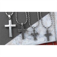 Necklace Medium 3d Cross Pewter Satin, Deluxe Box