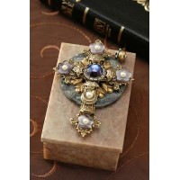 Cross & Serpentine Disc Stone Box