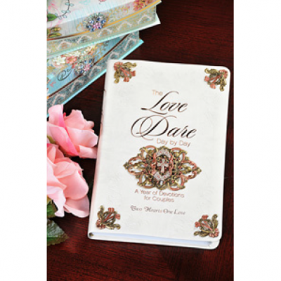Decorated Love Dare Devotional Book, Wedding Edition -  - DABB13114