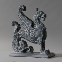 Griffin Carving 15in. Fiberglass Resin Indoor/Outdoor Garden
