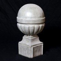 Palla Finial 21in. Fiberglass Resin Indoor/Outdoor Garden