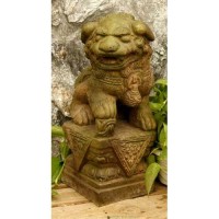 Dynasty Lion Right 18in. Fiberglass Resin Indoor/Outdoor Garden