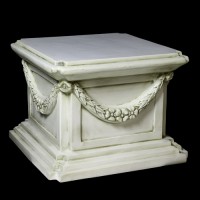 Alessa B Pedestal 16in. Fiberglass Resin Indoor/Outdoor Garden