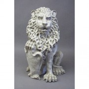 Richelieu Lion-Right 26in. Fiberglass Resin Indoor/Outdoor Garden